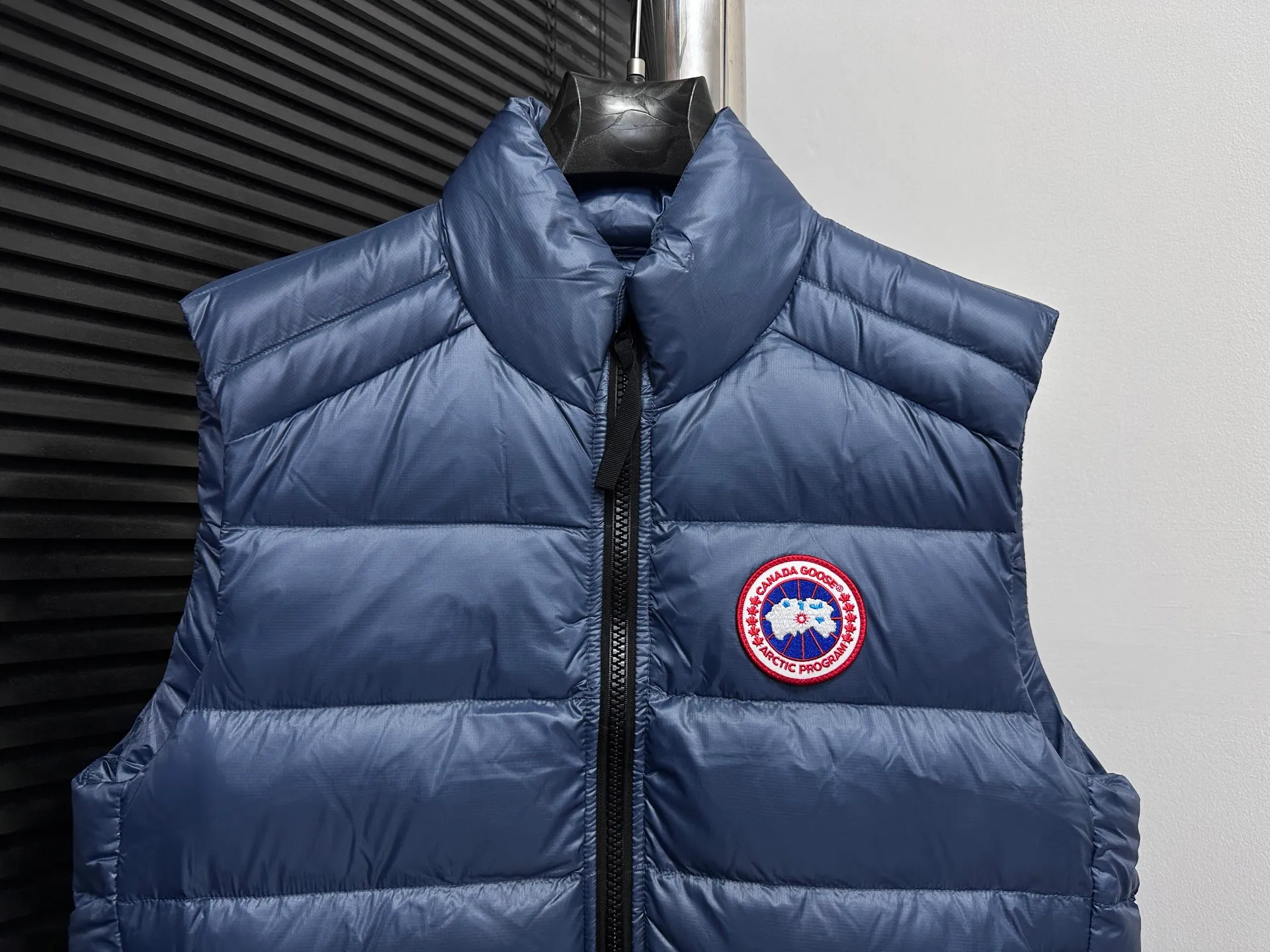 P560 [Canada Goose] CROFTON light down vest R water-repellent treatment Winall windproof fabric 700-fill down capacity Original molding Detailed production The upper body effect is stunning Exclusively available on the Xiaohongshu purchasing platform The highest version on the market Code number: XS-XXL